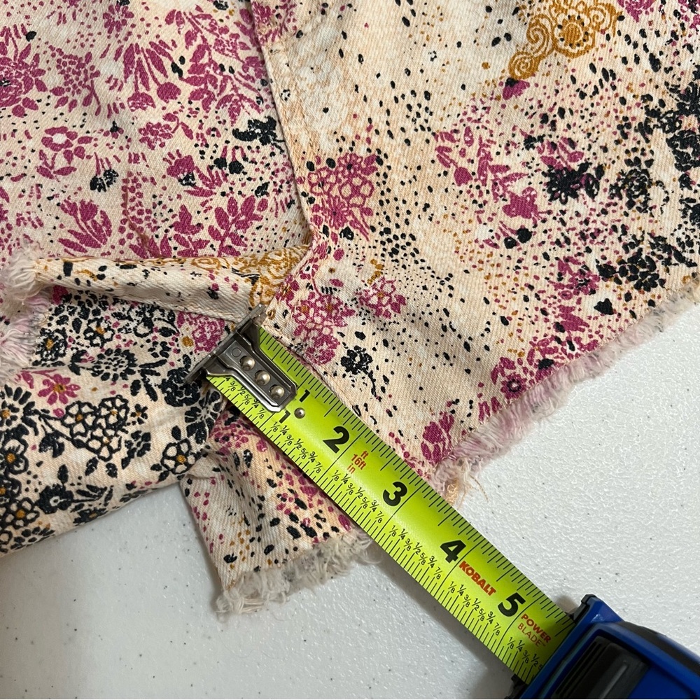 Anthropologie Pilcro Scrunchie Shorts - Picture 9 of 10